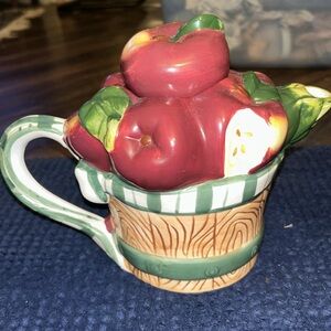 Vintage 1999 Young s Exclusive Apple Teapot